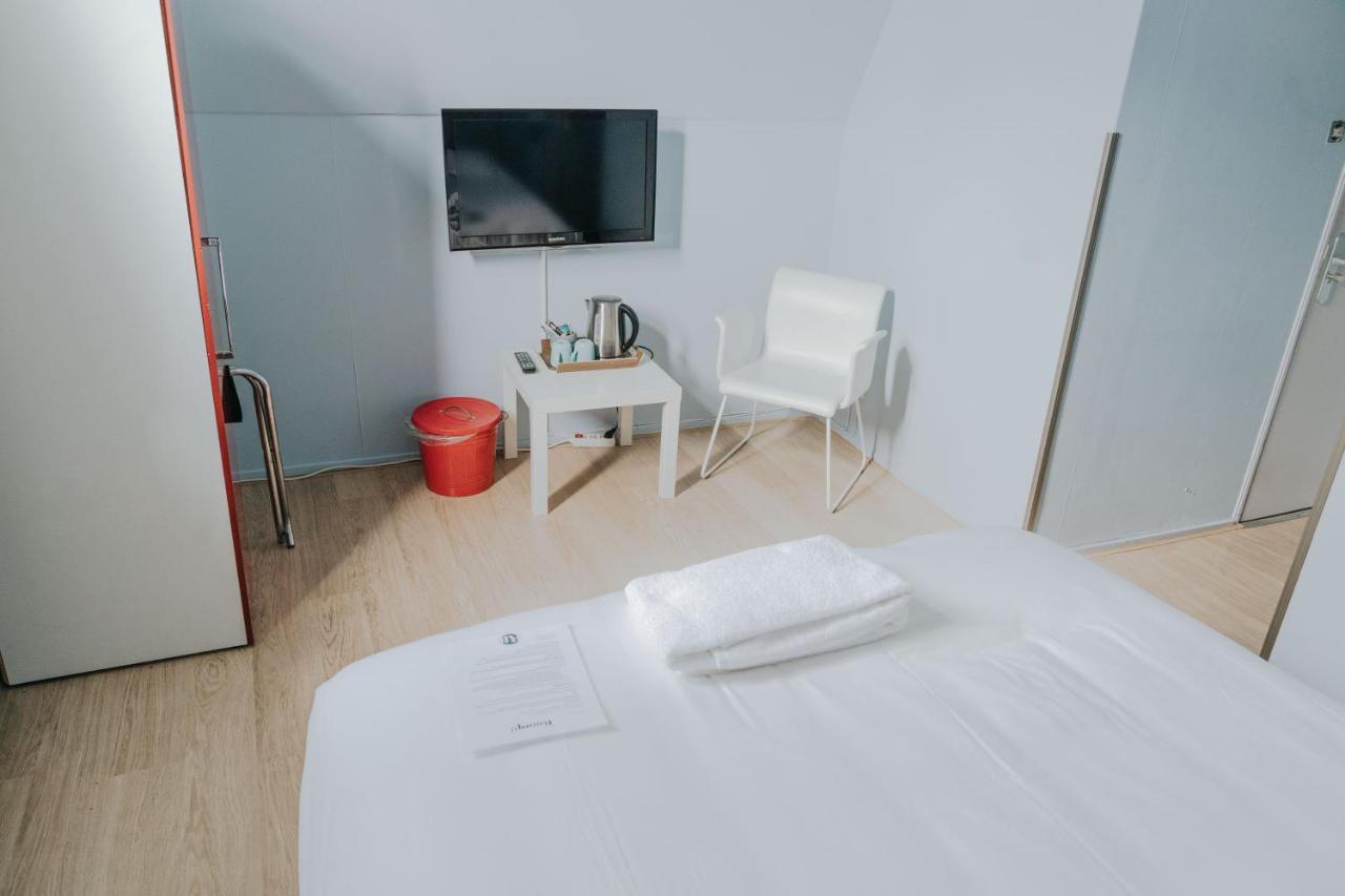 Hotel Room11 2*
